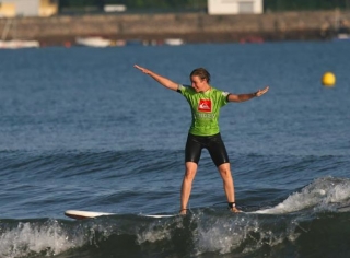  青少年冲浪课程